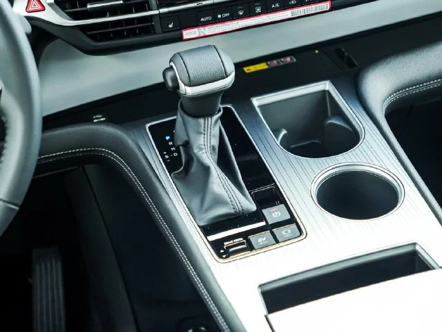 New 2026 Pearl Toyota XLE image 25