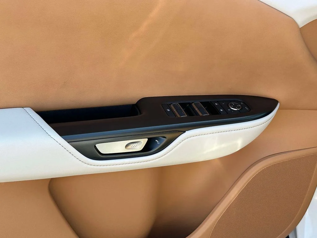 2026 Lexus RZ Premium - Photo 13