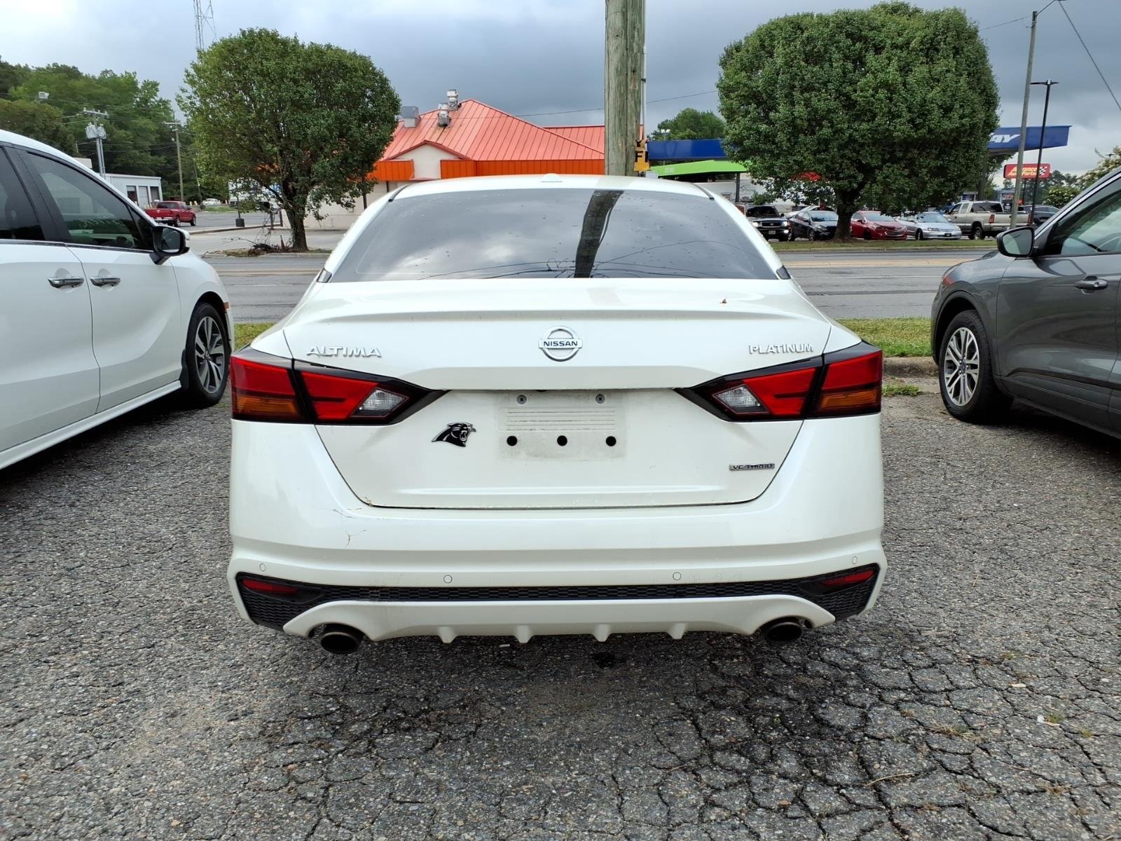 Used 2020 Pearl White Tricoat Nissan 2.0 Platinum image 5