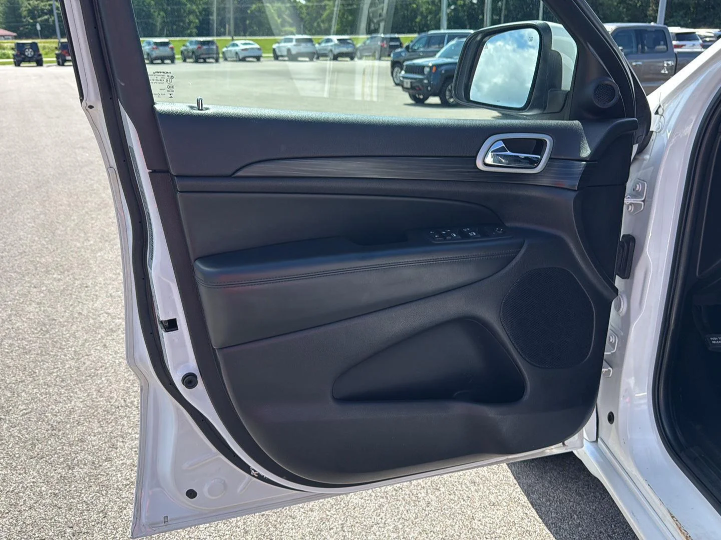 Used 2020 Bright White Clearcoat Jeep Altitude image 18