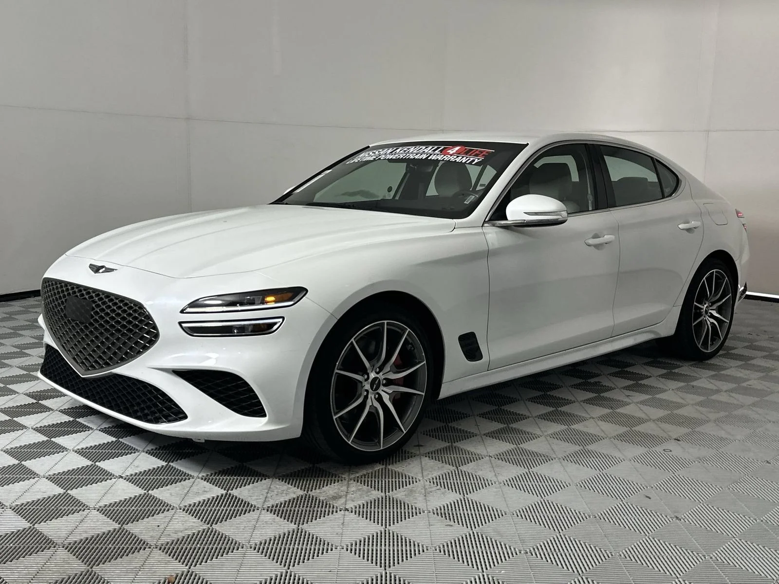 Used 2025 White Genesis 2.5T image 4