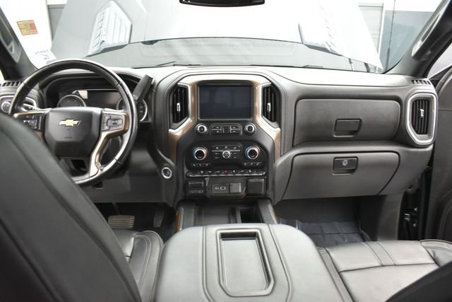 Used 2022 Black Chevrolet High Country image 8