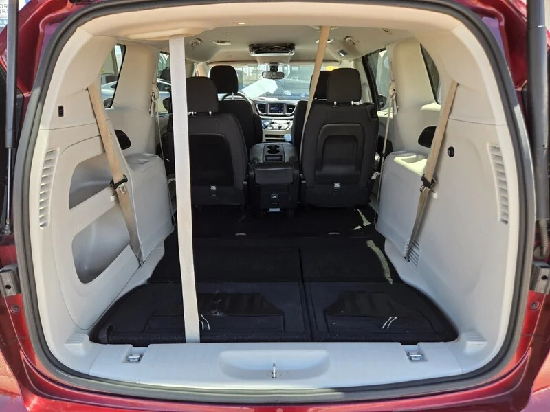Used 2018 Velvet Red Pearlcoat Chrysler Touring Plus image 10