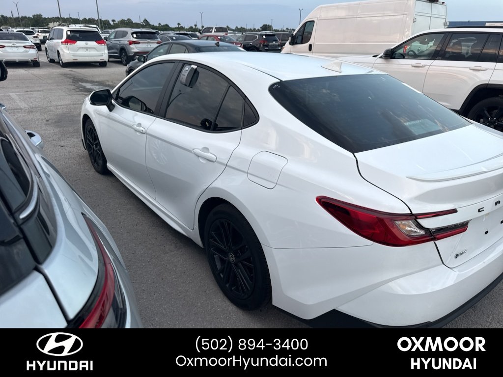 Used 2025 Ice Cap Toyota SE image 2