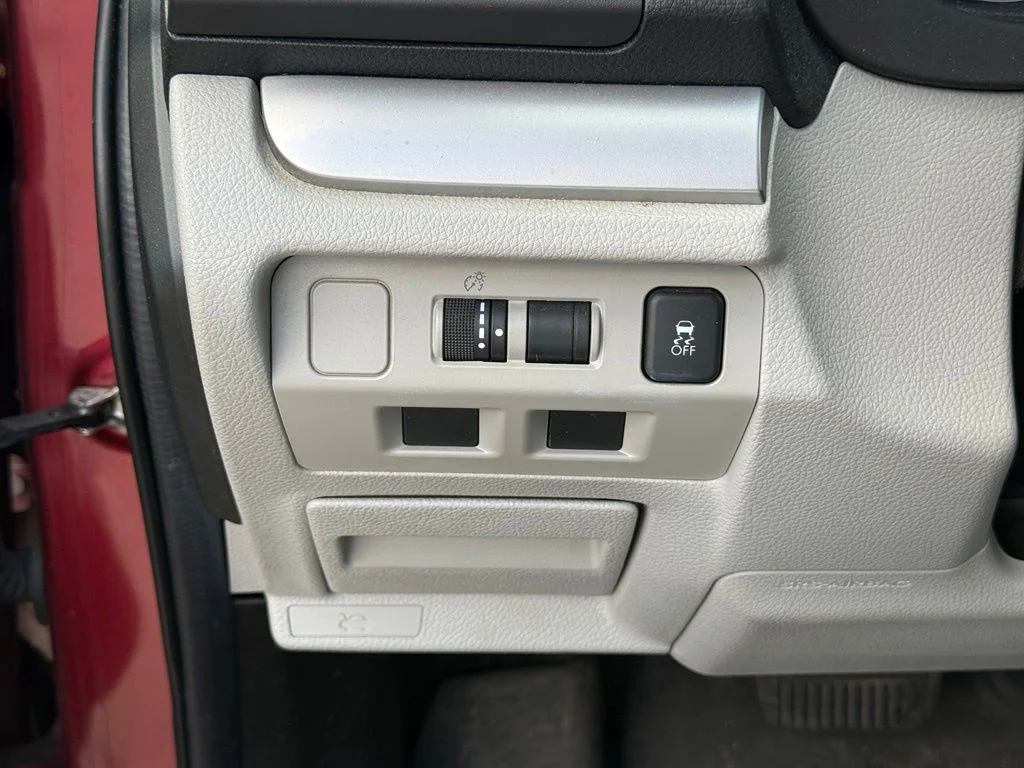 Used 2017 Red Subaru 2.5i Premium image 18