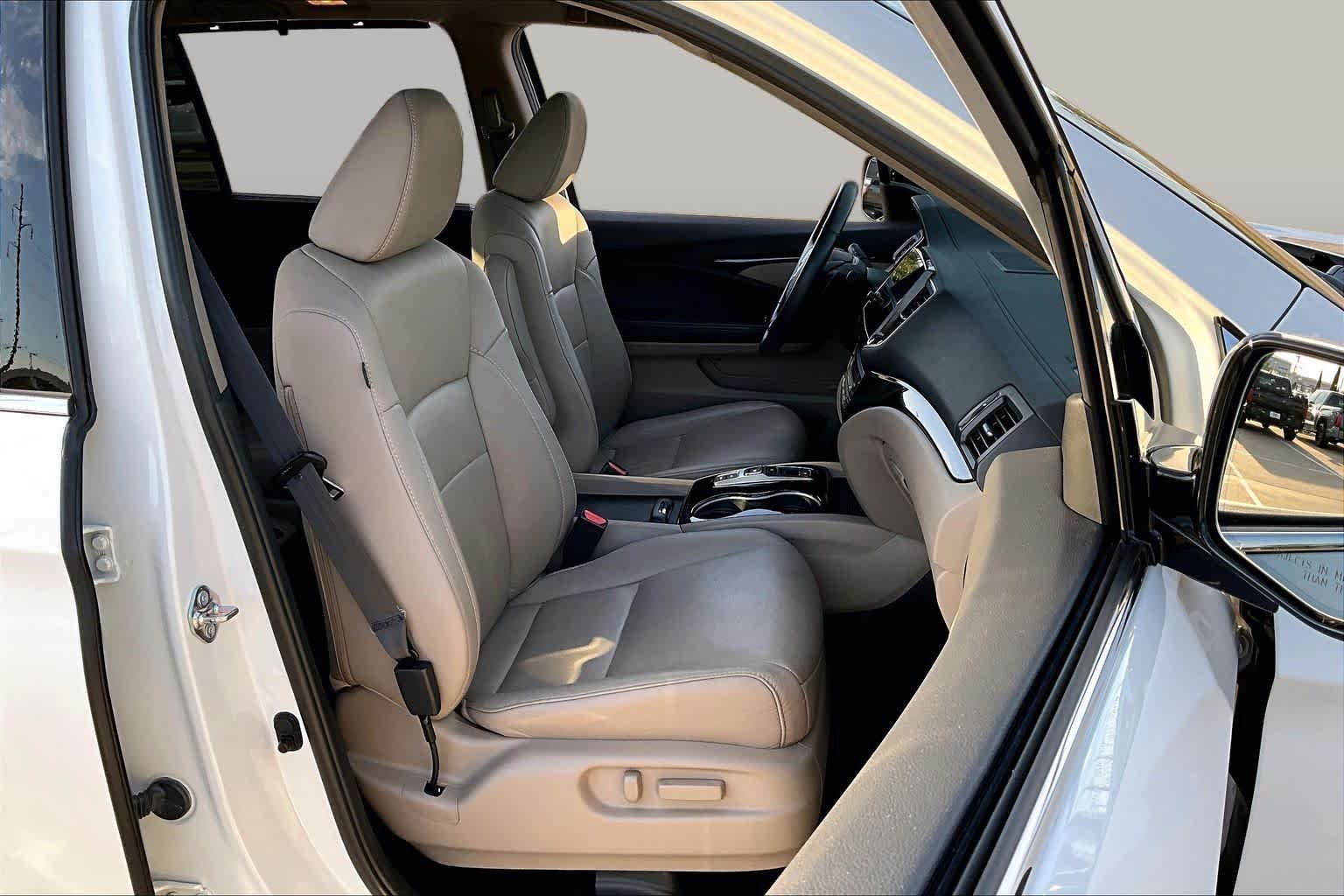 Used 2020 Platinum White Pearl Honda Elite image 9