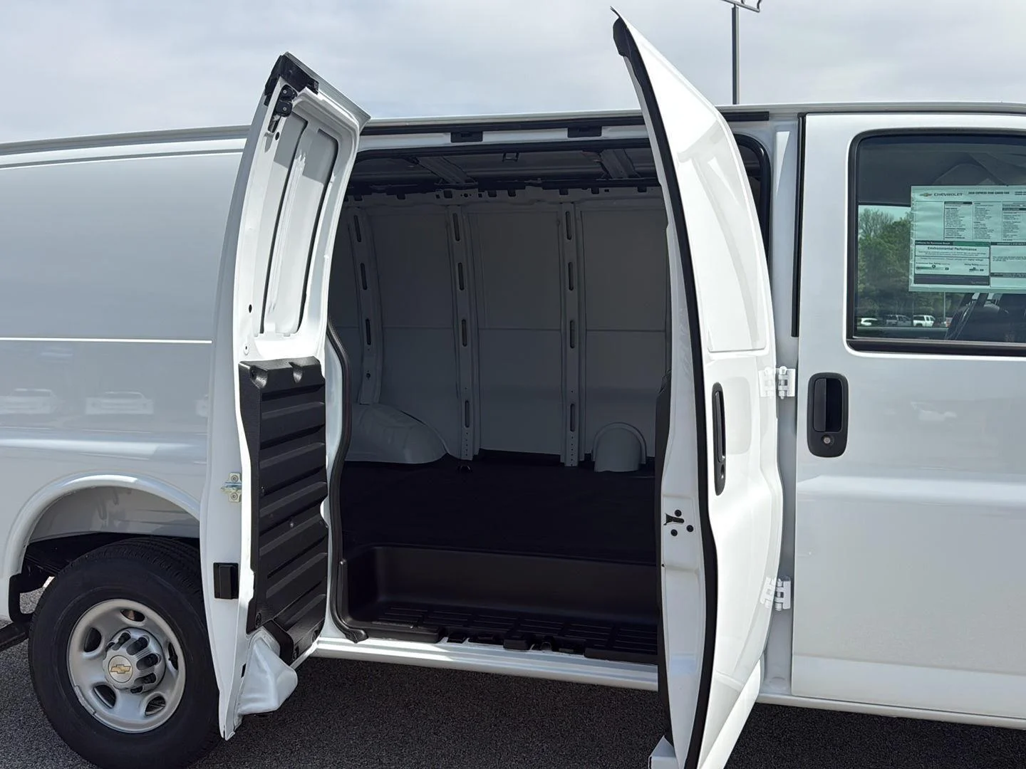 2026 Chevrolet Express Cargo Work Van - Photo 9