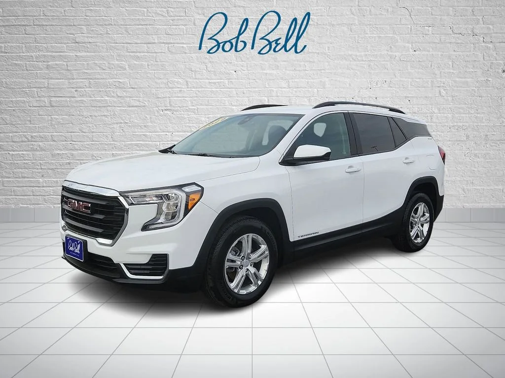 Used 2022 Summit White GMC SLE image 3