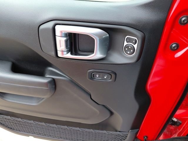 Used 2026 Red Clearcoat Jeep Rubicon image 15
