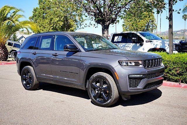 New 2026 Baltic Gray Metallic Clear-Coat Exterior Paint Jeep Limited image 6