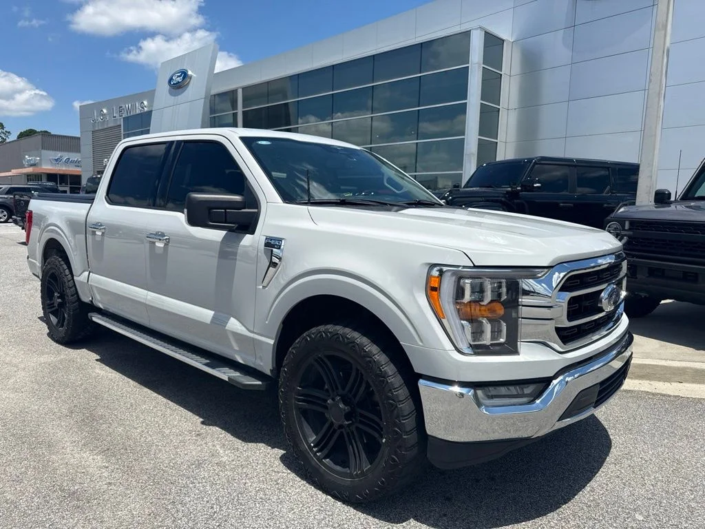 Used 2023 Gray Ford XLT image 1