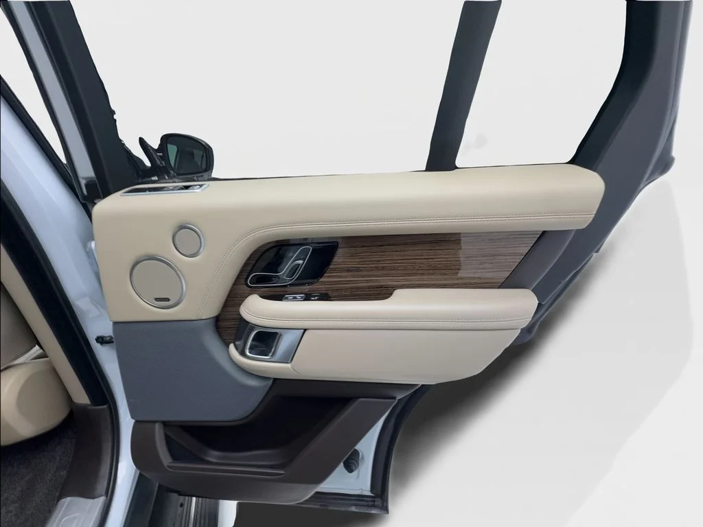 Used 2020 White Land Rover HSE image 30