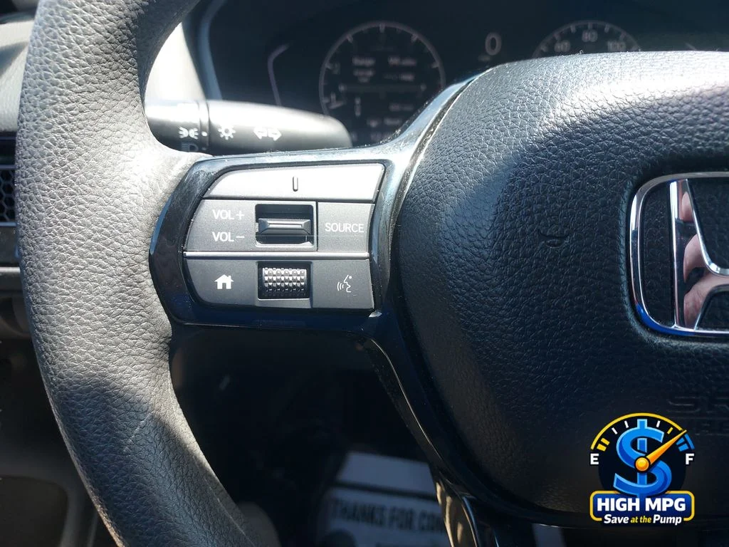 Used 2023  Honda LX image 17