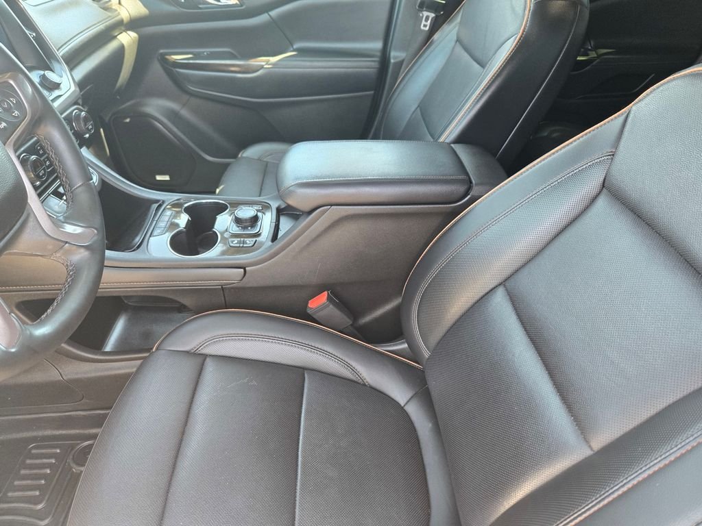 Used 2023 White GMC AT4 image 12