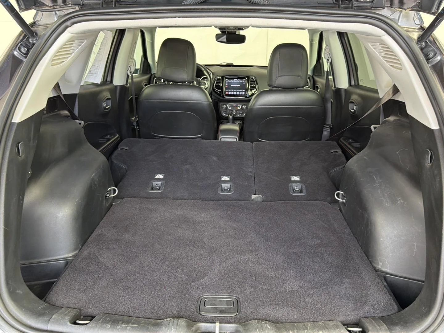 Used 2019 Granite Crystal Metallic Clearcoat Jeep Limited image 10