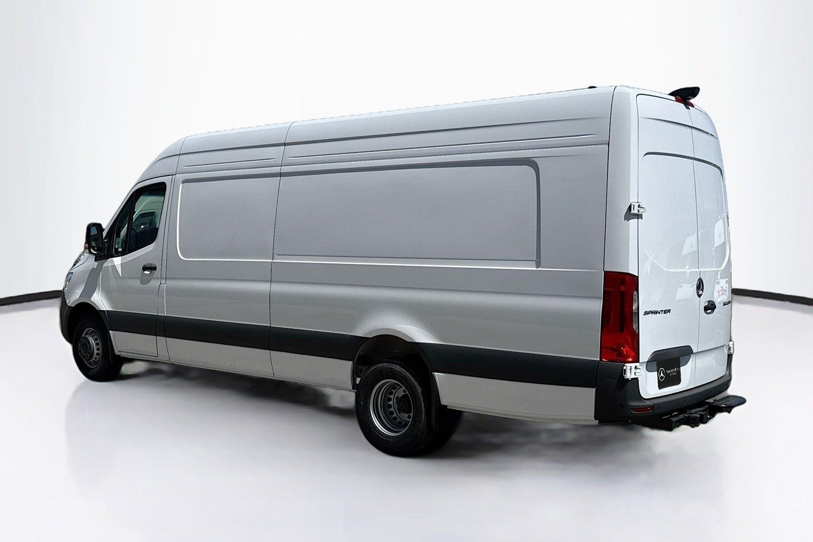 New 2026 Arctic White Mercedes-Benz  image 7