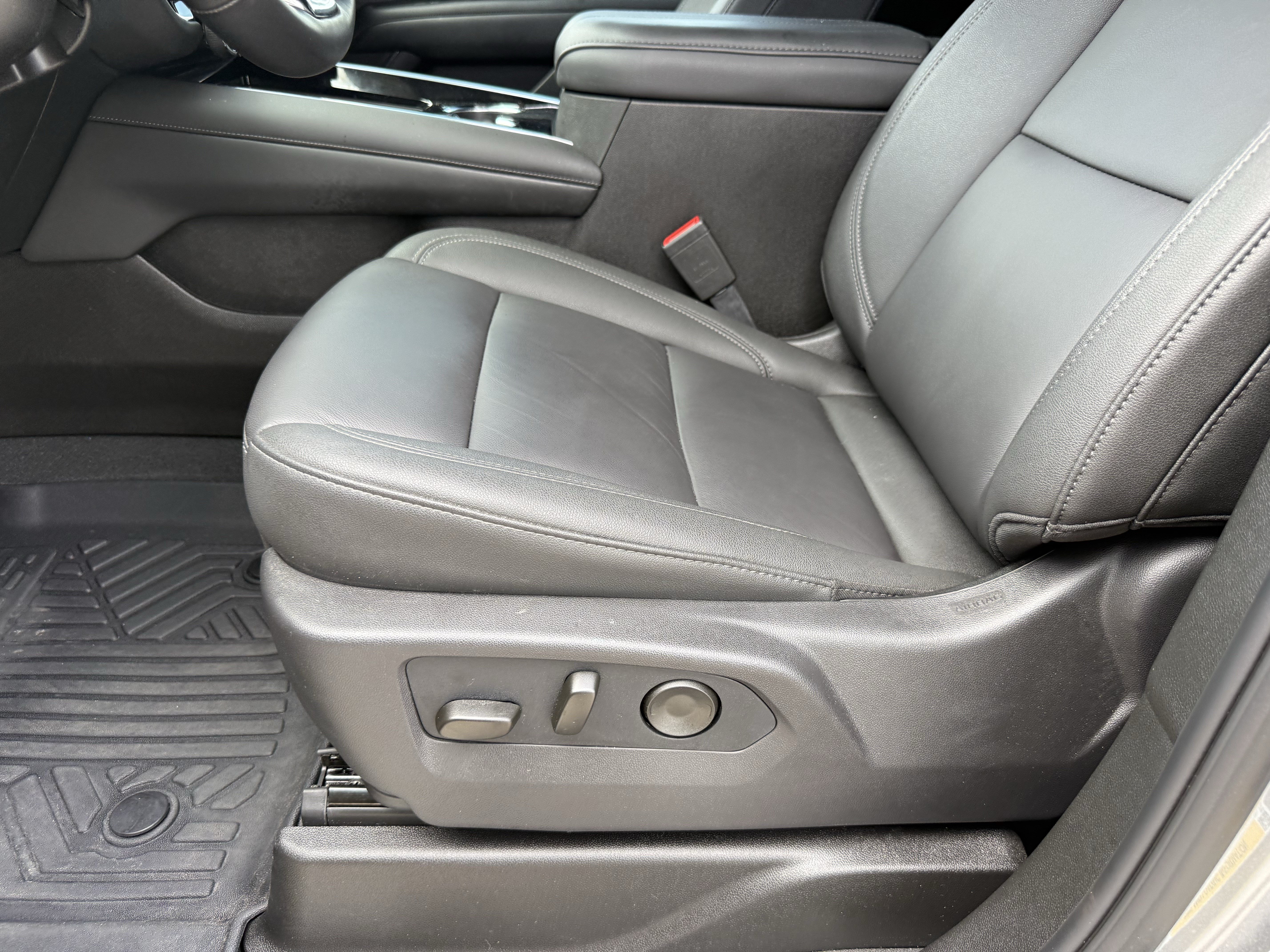 Used 2026 Sterling Gray Metallic Chevrolet Z71 image 27