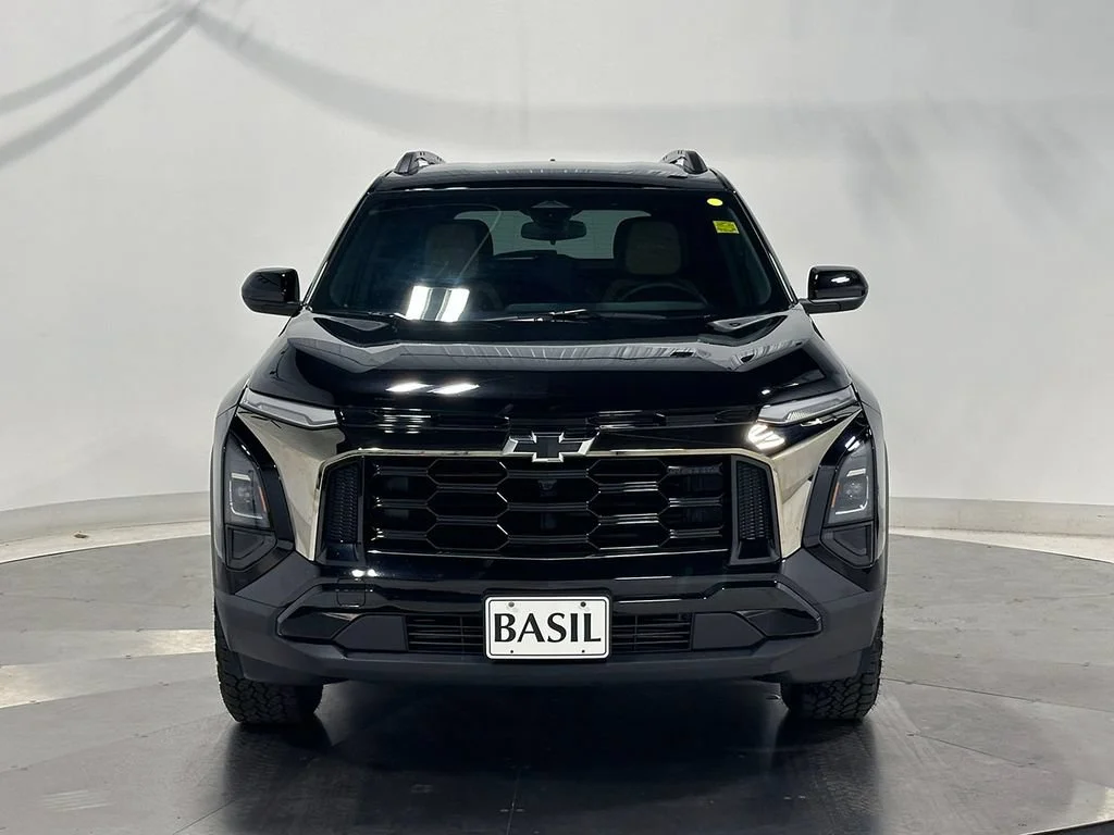 Used 2025 Mosaic Black Metallic Chevrolet ACTIV image 9