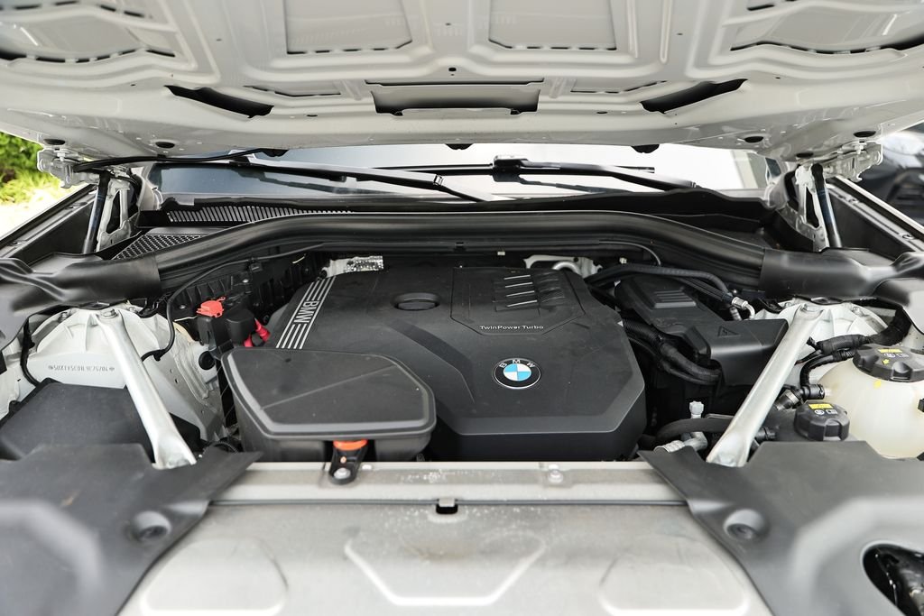 Used 2020 Alpine White BMW xDrive30i image 30