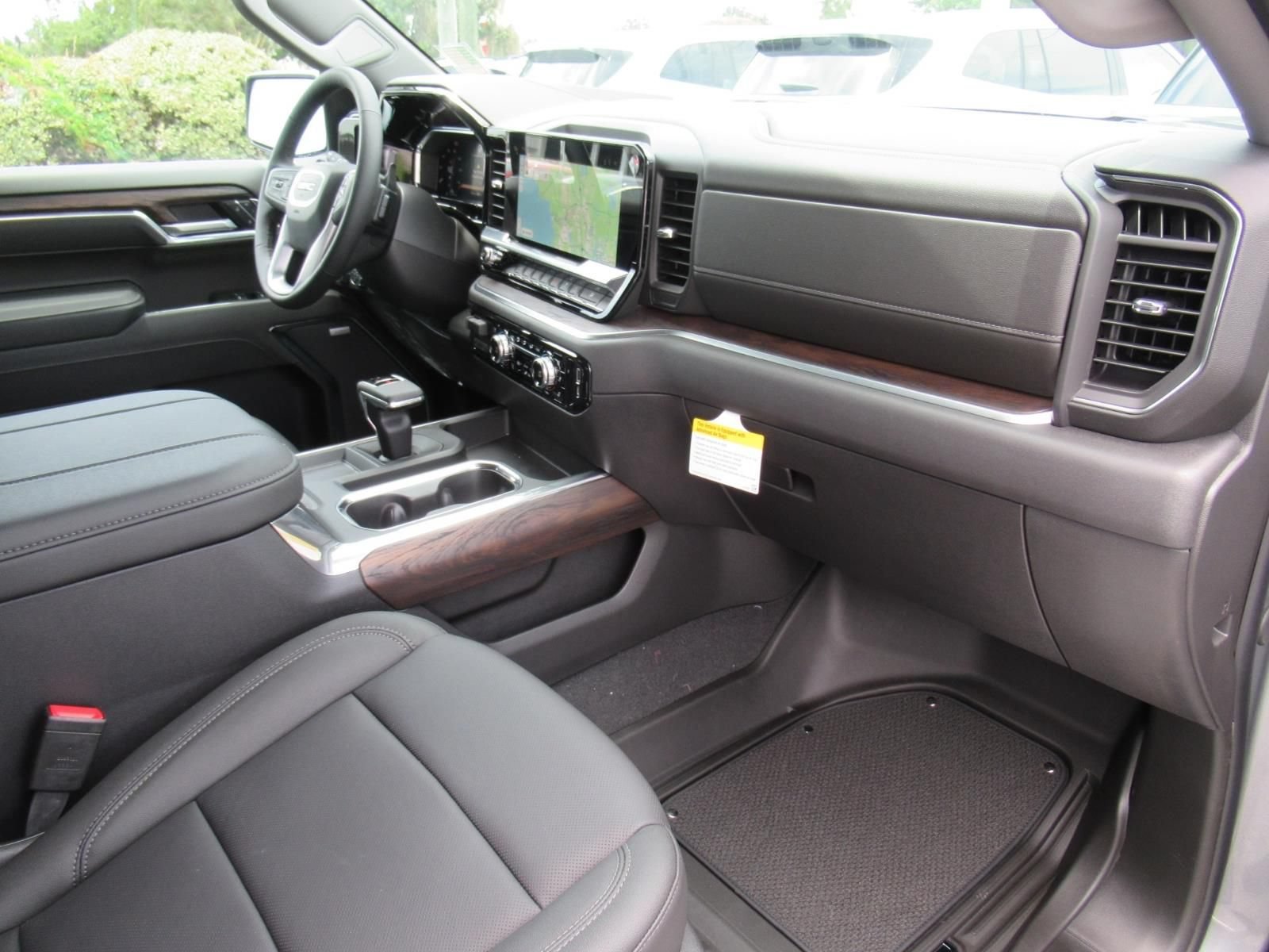 2026 GMC Sierra 1500 SLT - Photo 11
