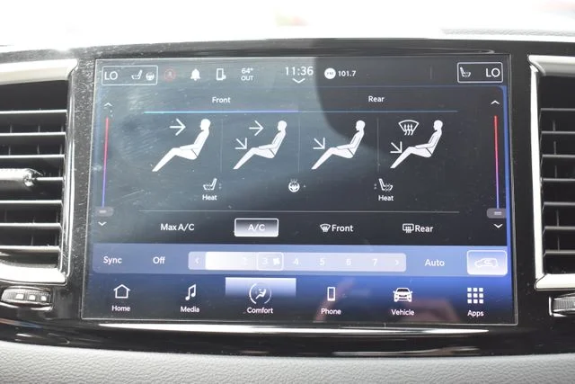 Used 2024 Silver Chrysler Touring L image 31