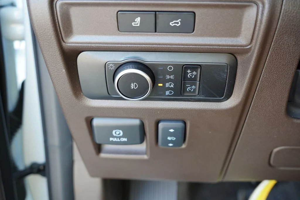 Used 2023 White Ford King Ranch image 29