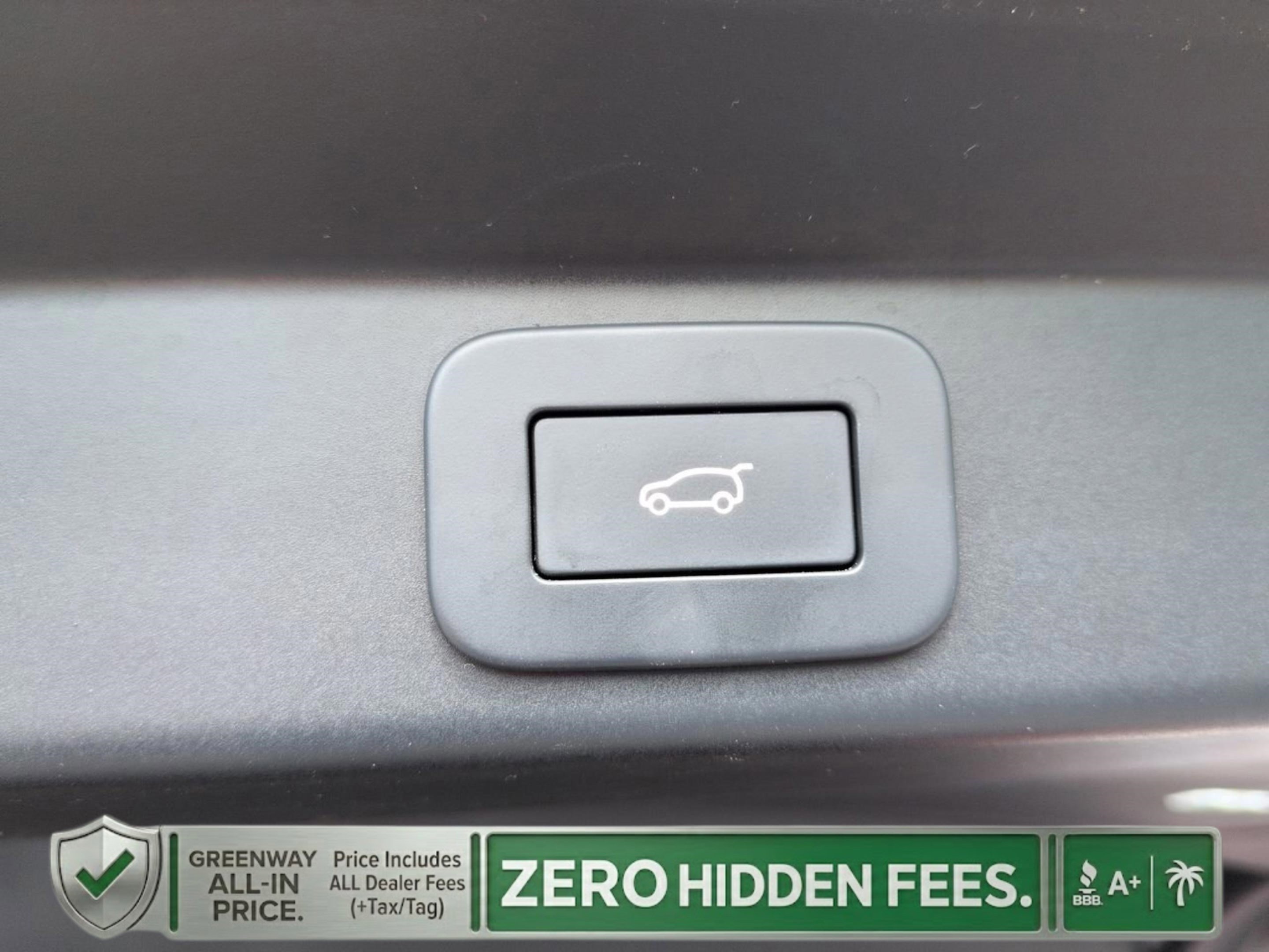 Used 2025 Red Metallic Land Rover SE image 11