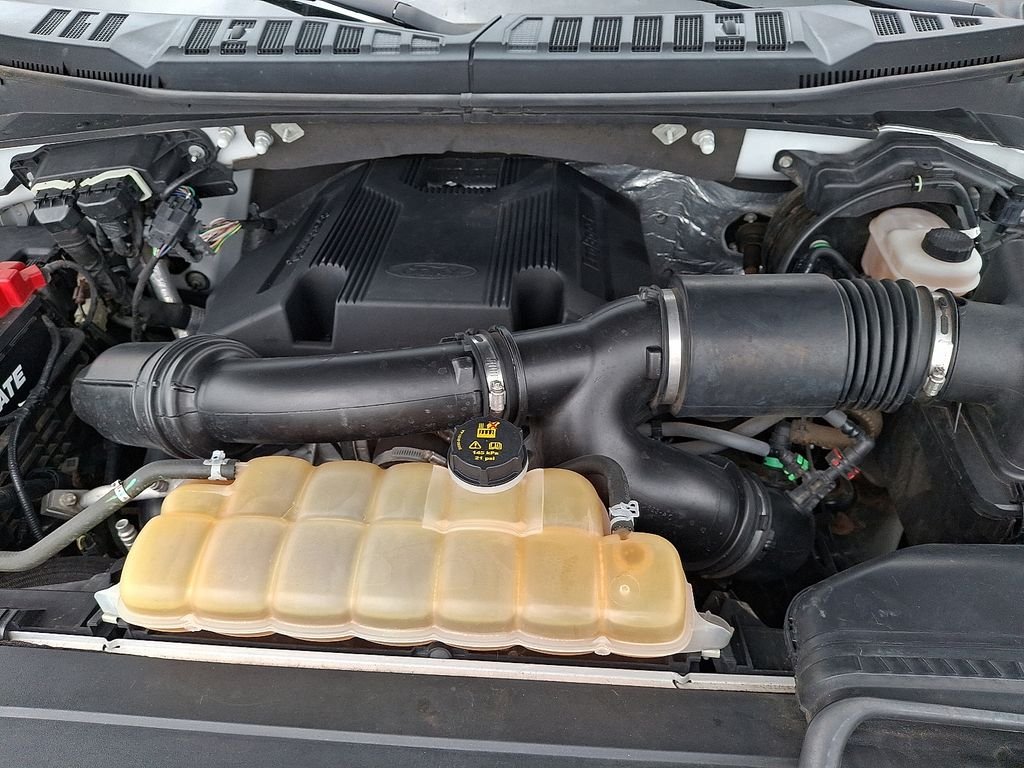 Used 2017 White Ford  image 28