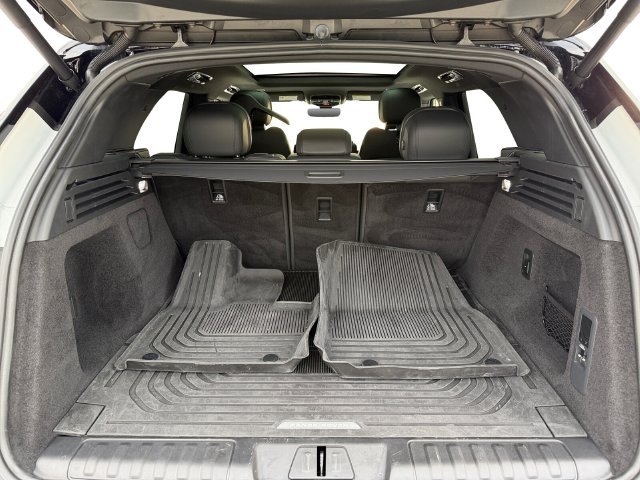 Used 2026 White Land Rover SE image 18