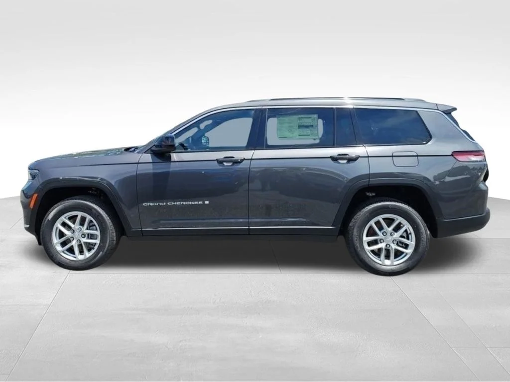 New 2026 Baltic Gray Metallic Clearcoat Jeep Laredo image 2