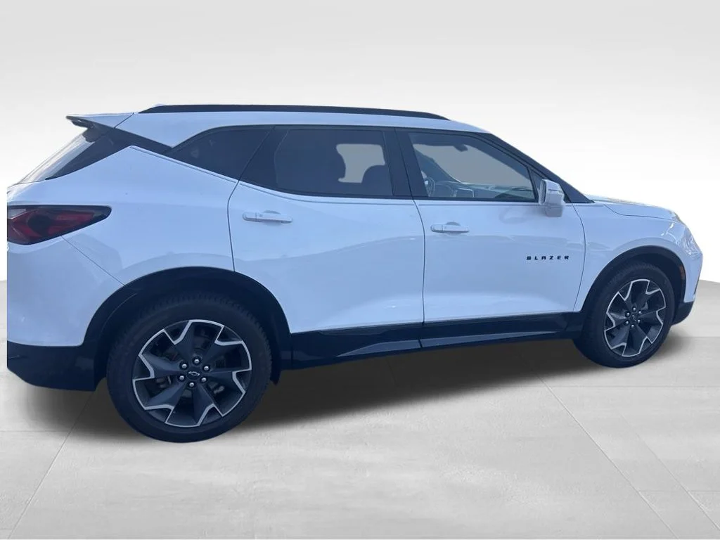 Used 2019 White Chevrolet RS image 5