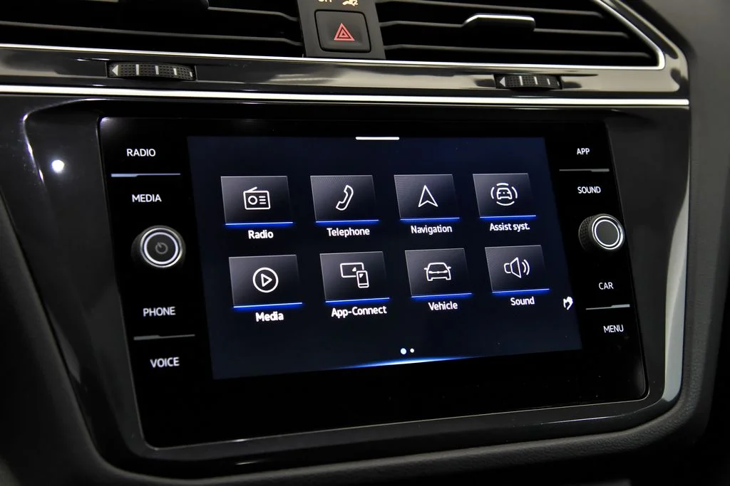 Certified Used 2024  Volkswagen 2.0T SE R-Line Black image 17