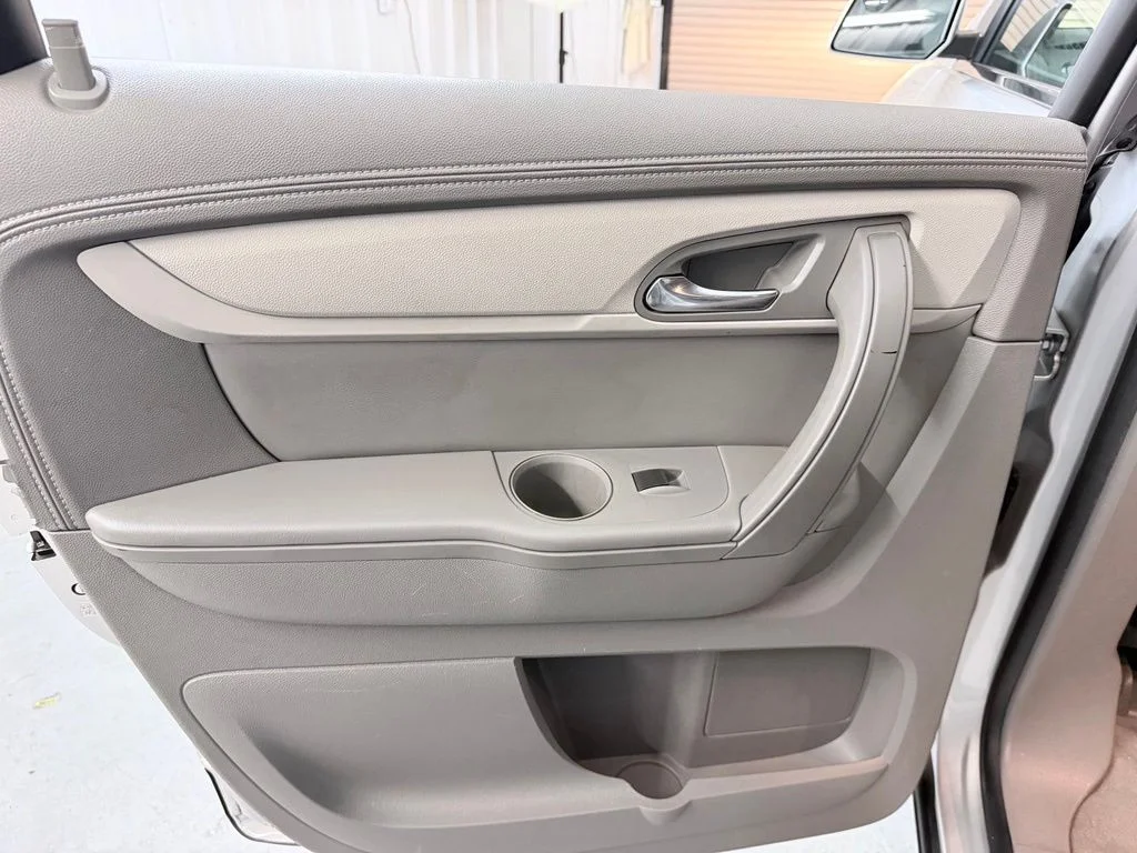 Used 2014 Silver Chevrolet LT image 28