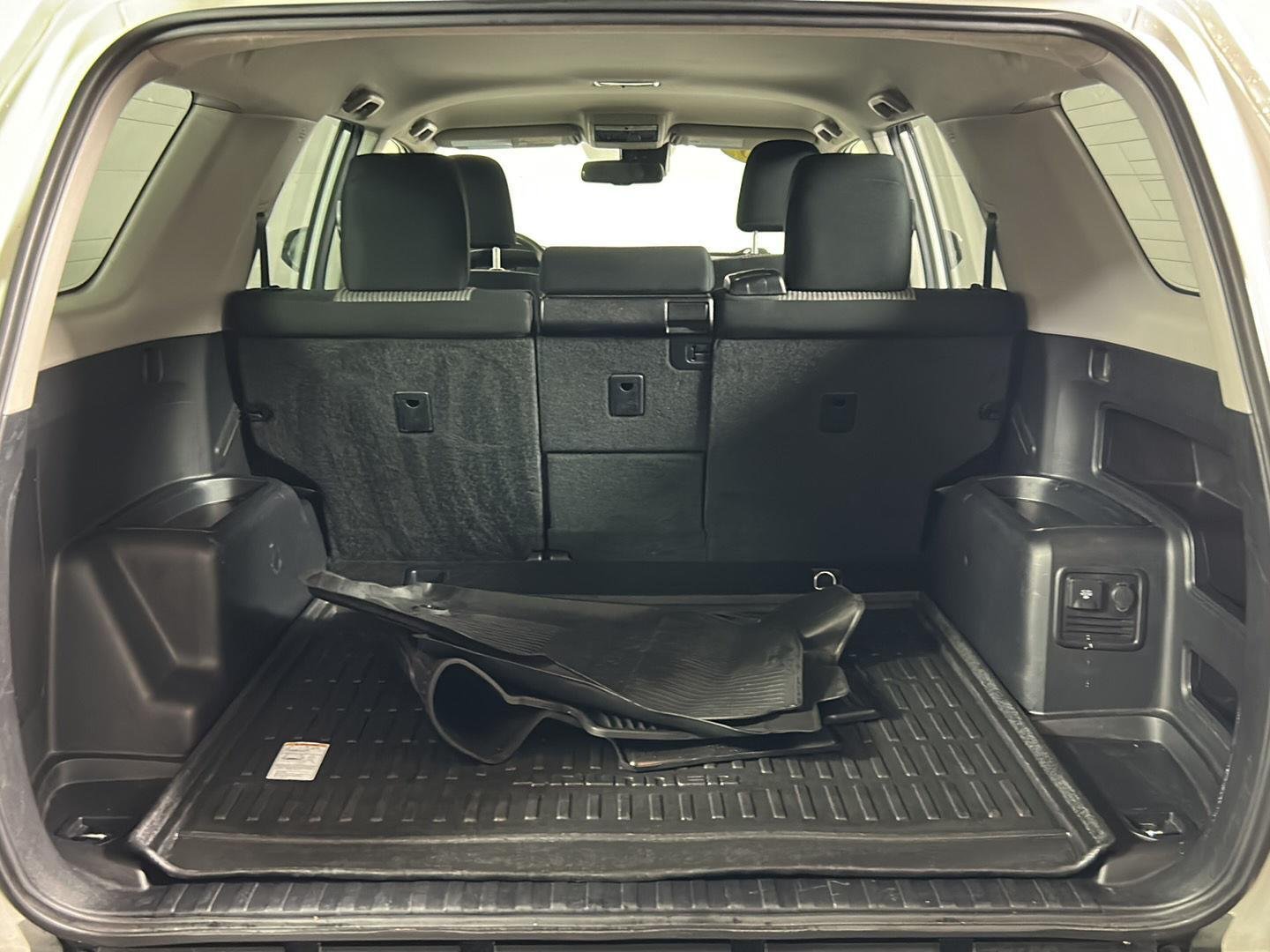 Used 2023 Ice Cap Toyota SR5 image 8