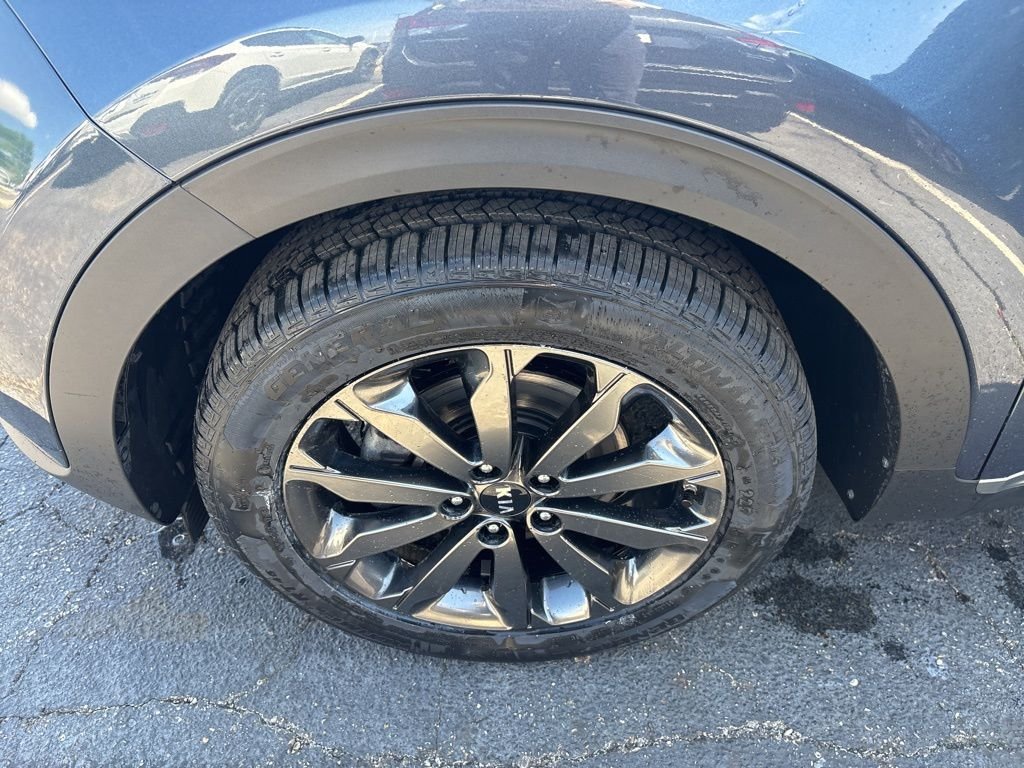 Used 2018 Blue Kia EX image 7