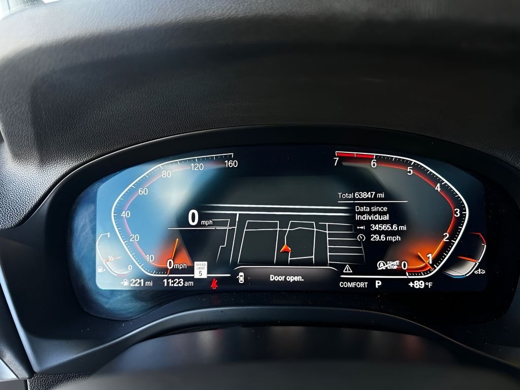Used 2022 Black Sapphire Metallic BMW sDrive30i image 15