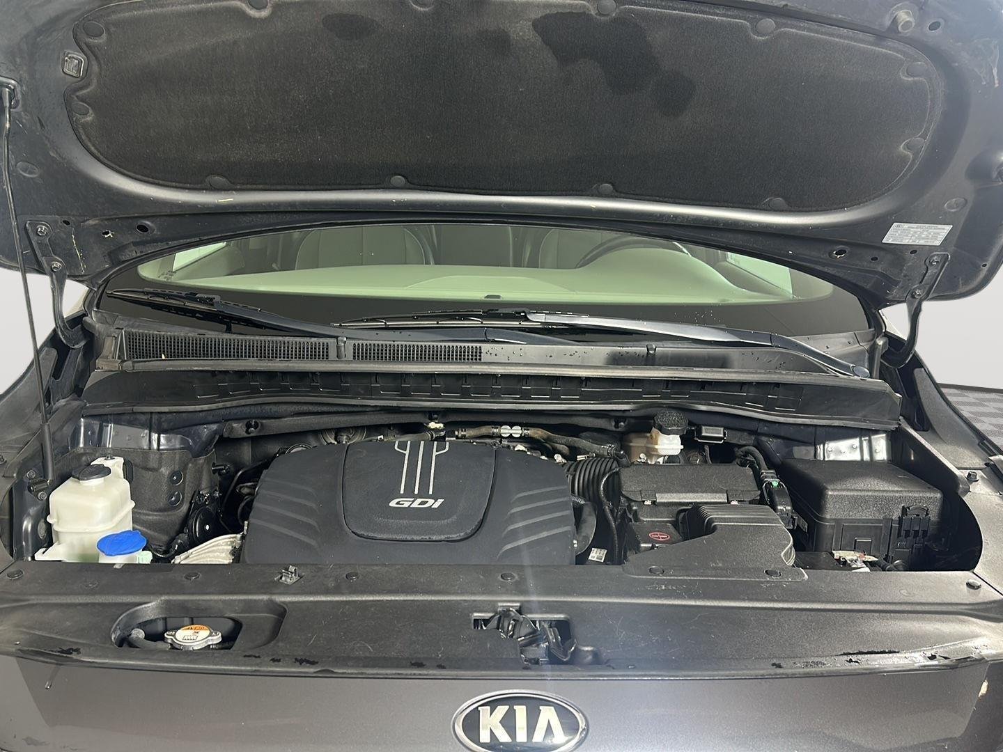 Used 2017 Platinum Graphite Kia SXL image 22