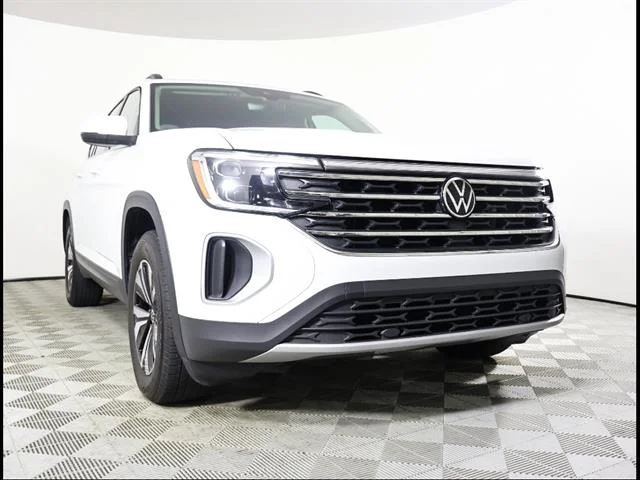 2024 Volkswagen Atlas 2.0T SE's photo