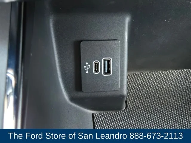 2025 Ford F-150 Lightning Flash - Photo 17