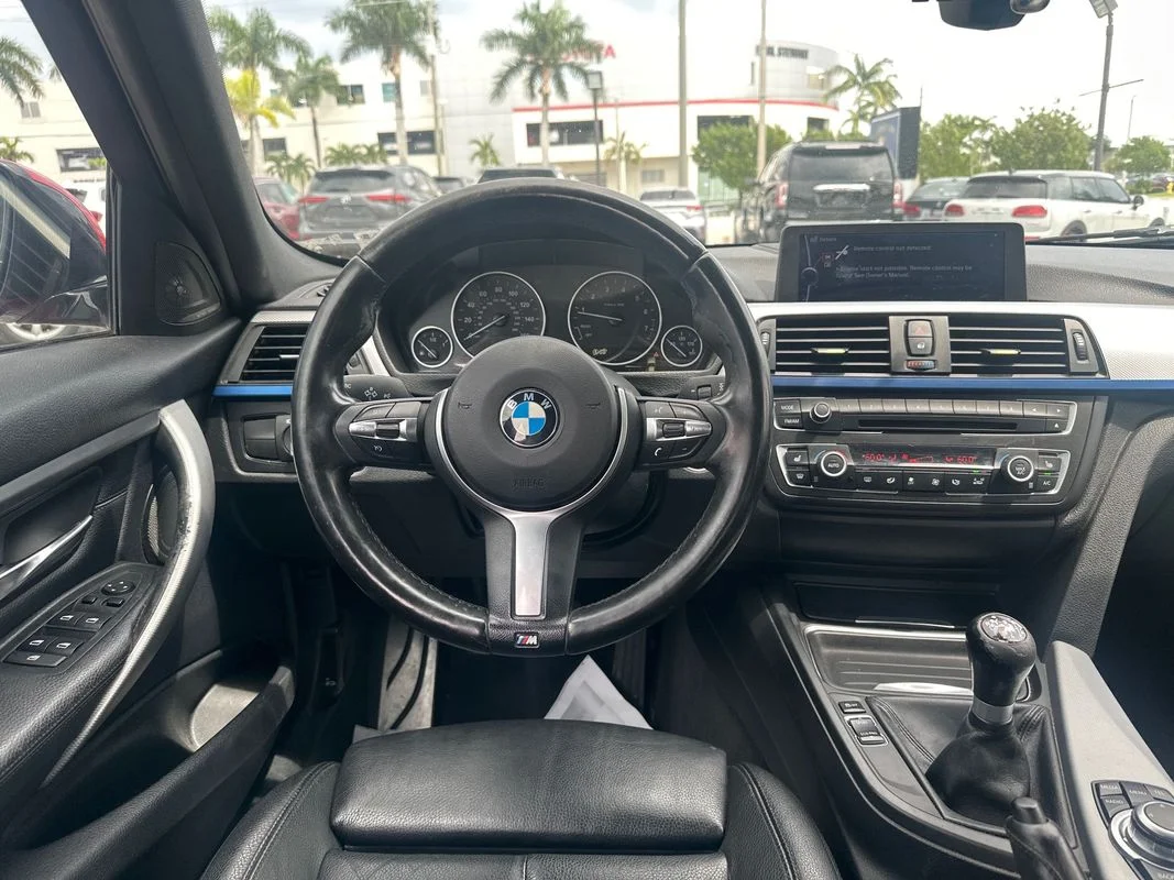 Used 2013 Red BMW xDrive image 25