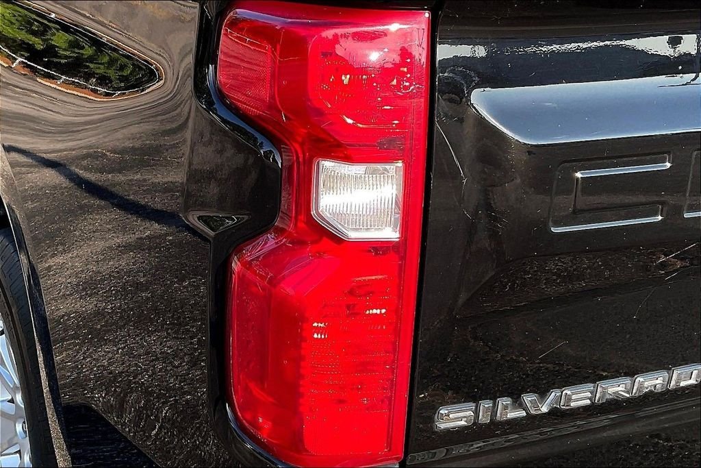 Used 2019 Black Chevrolet LT image 28