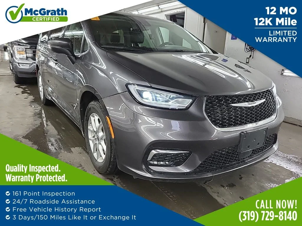 2023 Chrysler Pacifica Touring L's photo