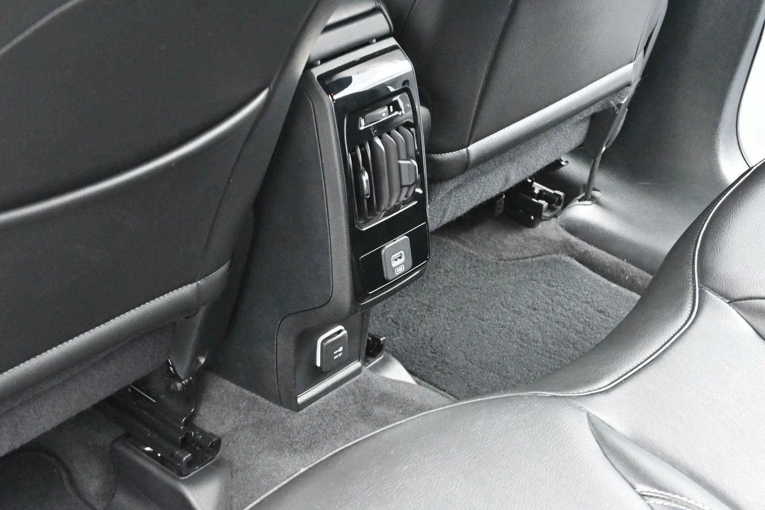 Used 2023 Bright White Clearcoat Jeep Altitude image 25