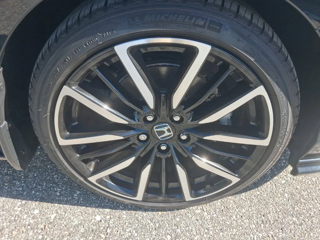 Used 2025 Black Honda Touring image 15