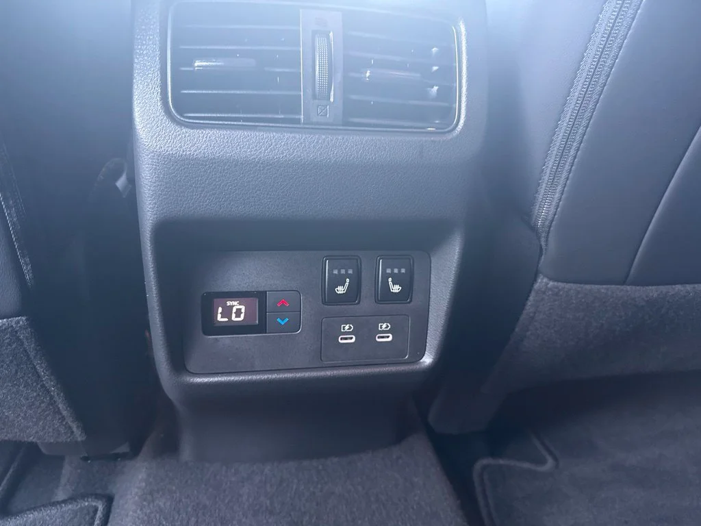 Used 2026  Nissan Platinum image 16