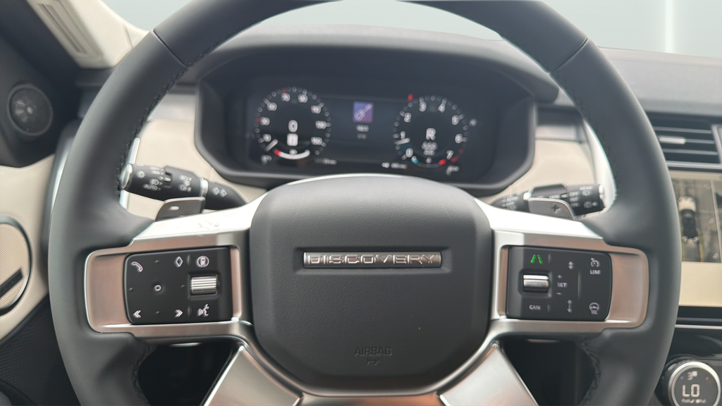 New 2026 Fuji White Land Rover Dynamic SE image 25