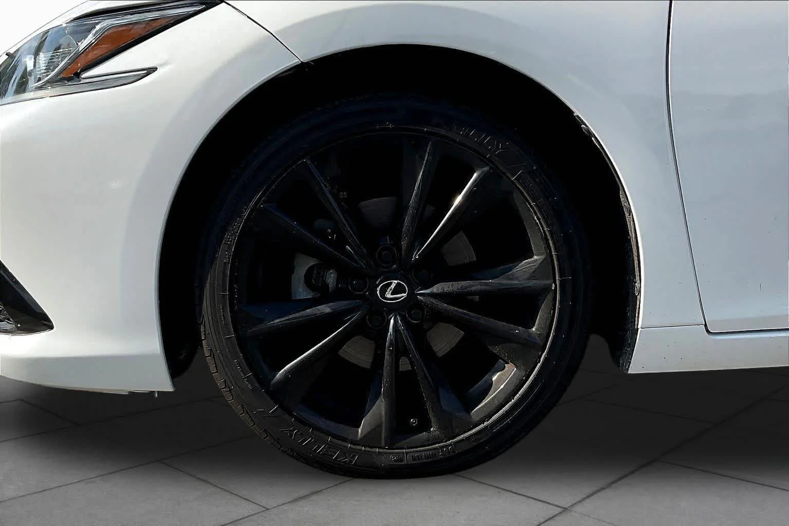 Used 2023 Ultra White Lexus F SPORT Handling image 21