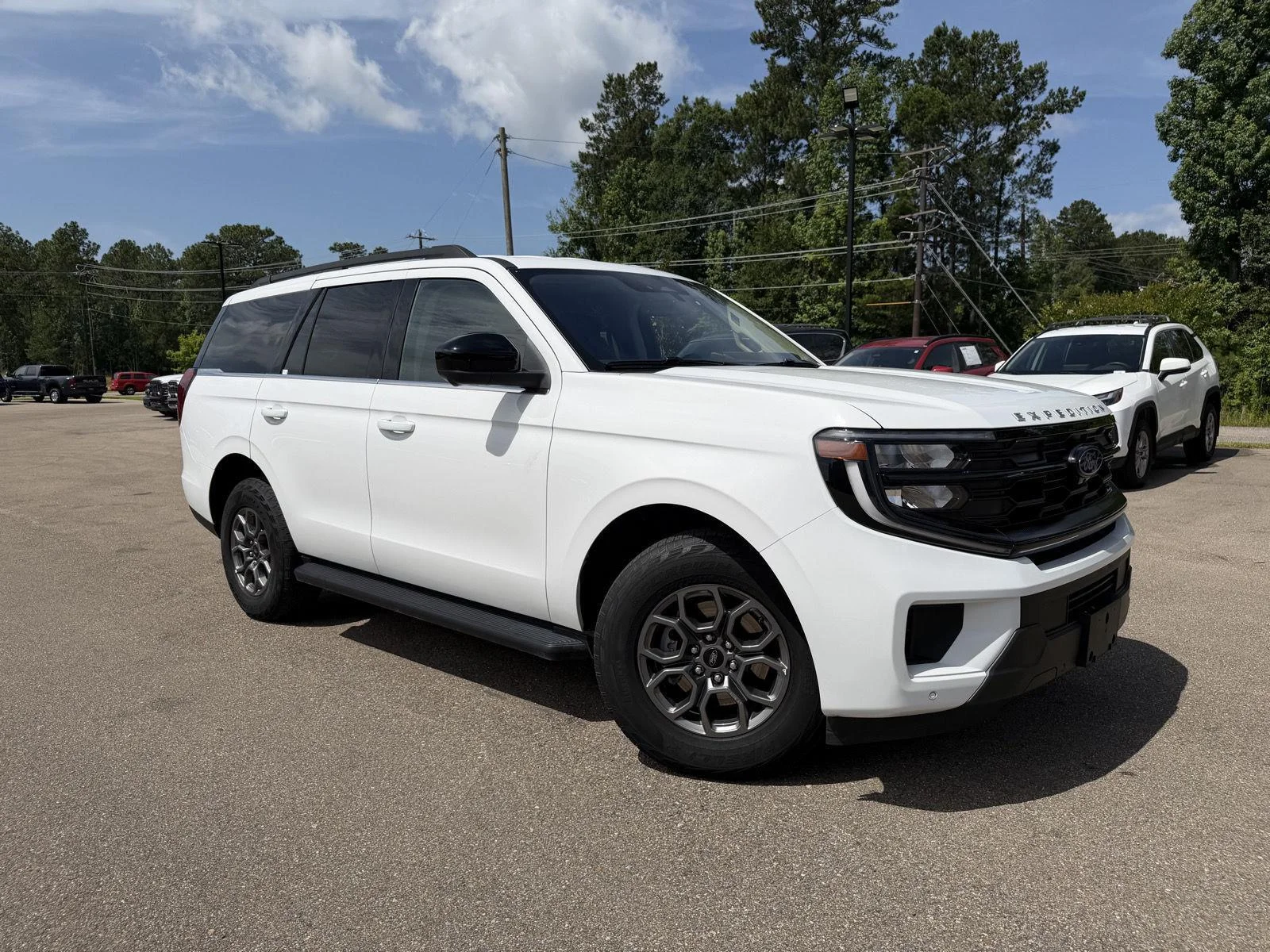 Used 2025 Oxford White Ford Active image 3