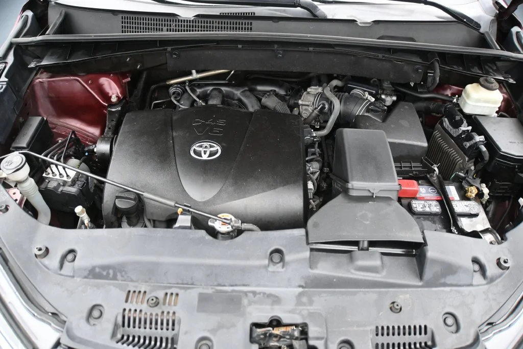 Used 2018 Ooh La La Rouge Mica Toyota Limited Platinum image 26