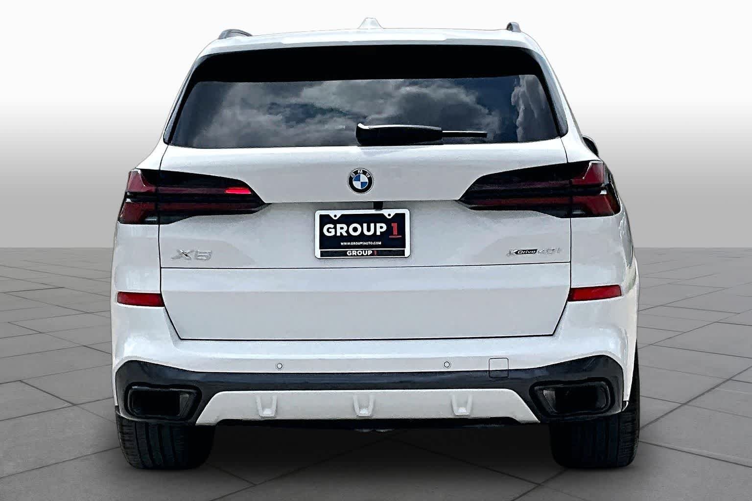 Used 2026 Alpine White BMW xDrive40i image 4